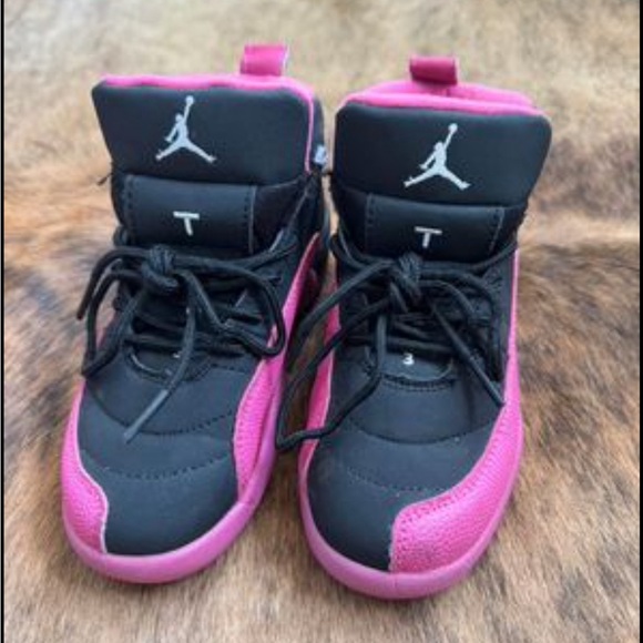 Kid Jordan sneakers - Picture 2 of 3
